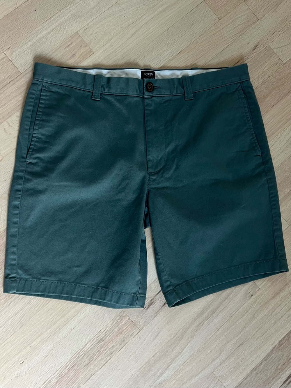 EUC J. Crew Men’s Classic Flat Front Shorts